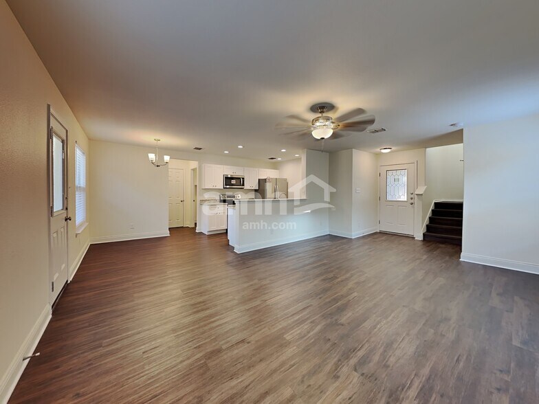 Building Photo - 10815 Canter Spur