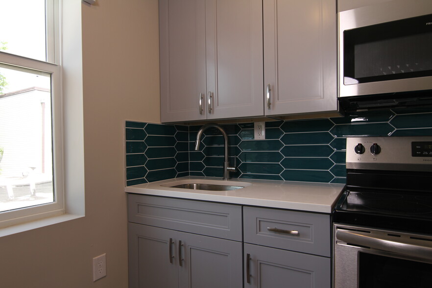 Building Photo - 3945 Baring St