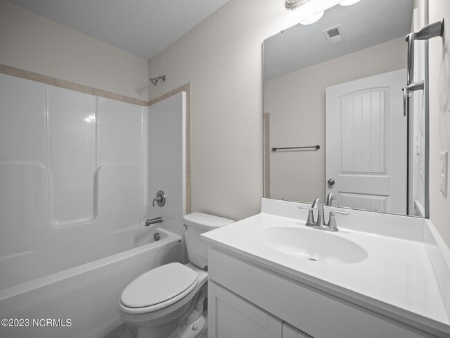 Building Photo - 203 Verrazzano Ln