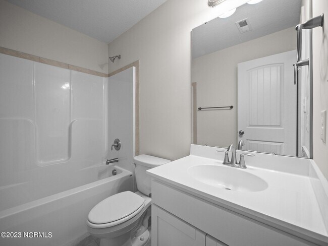 Building Photo - 227 Verrazzano Ln