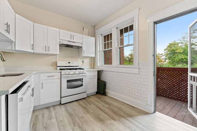 Building Photo - Just Updated Brookline Village Two Bed Con...