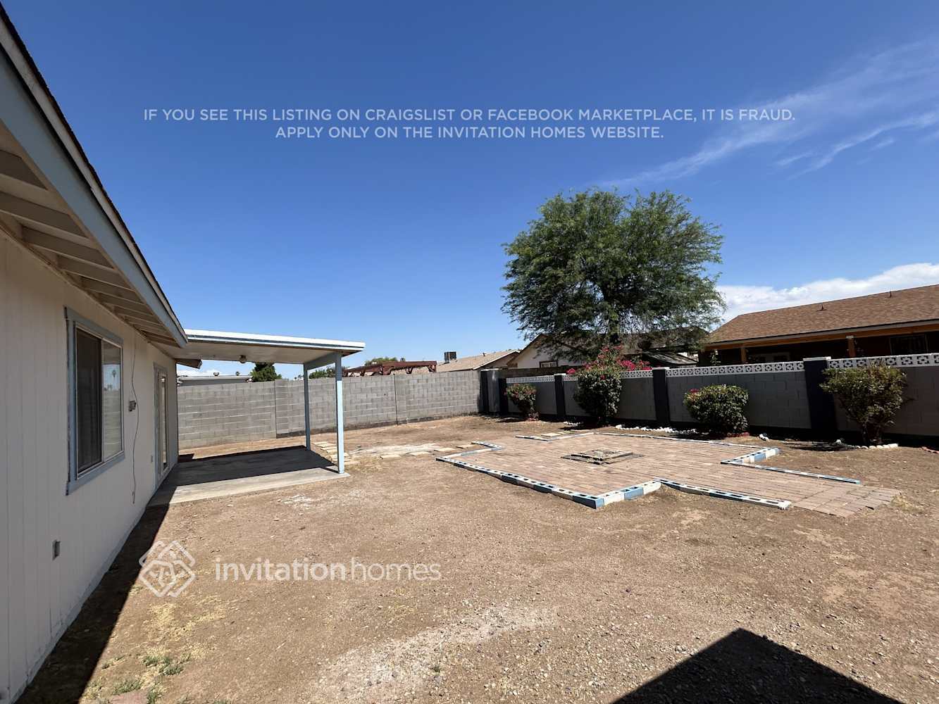 Building Photo - 8639 W Clarendon Ave