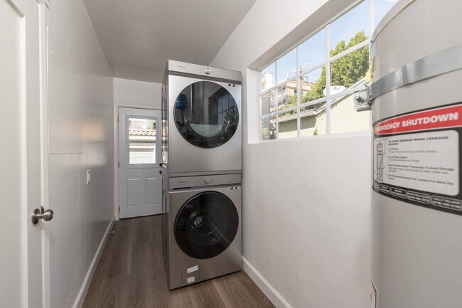 Building Photo - 4213 Wilkinson Ave