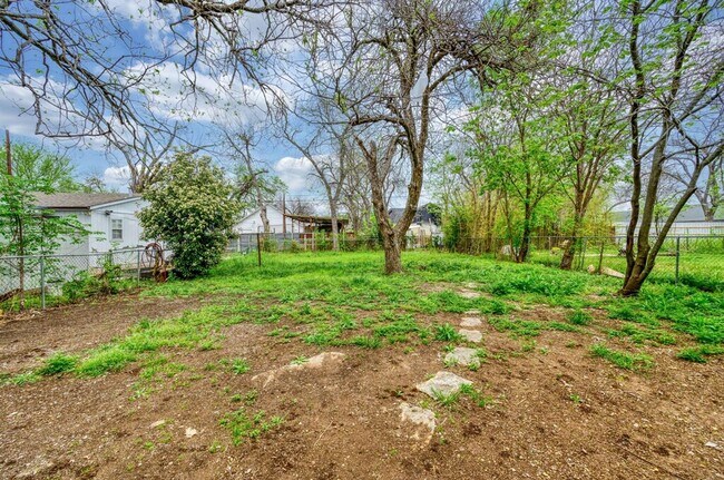 Building Photo - Well-maintained 3BD 2BA Home in Waco