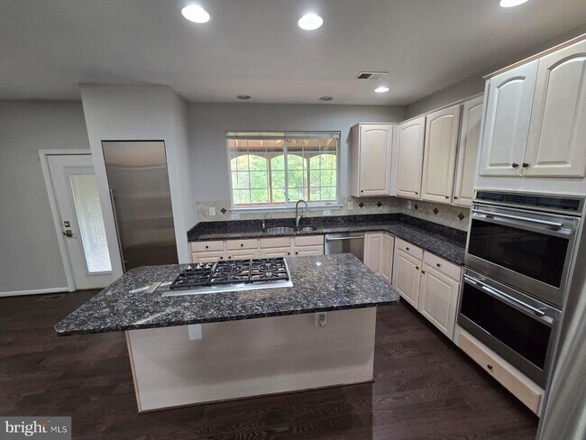 Building Photo - 20306 Baymeadow Ct