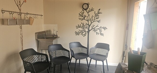 Building Photo - 227 Thurber Ave