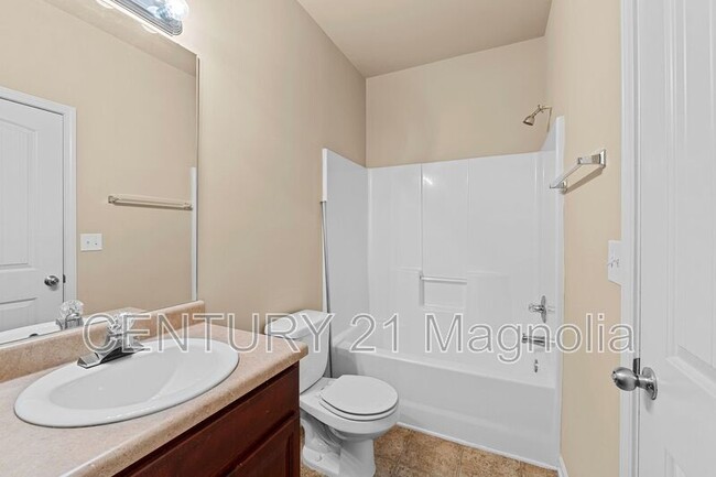 Building Photo - 2203 Grandwood Ln