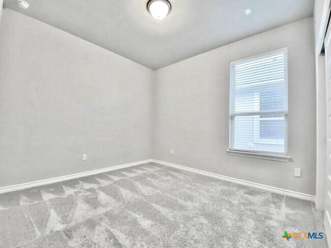 Building Photo - 816 Alta Wy