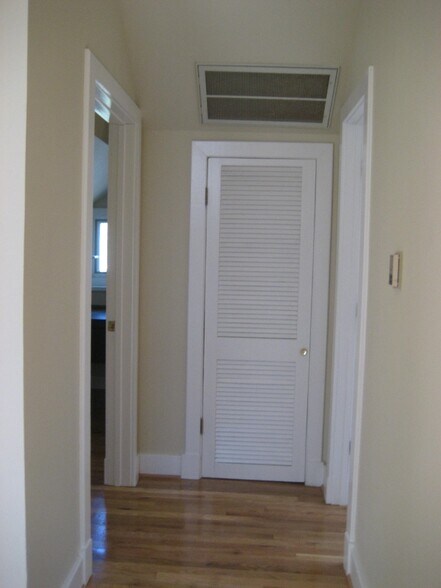 Building Photo - 331 22nd Ave N