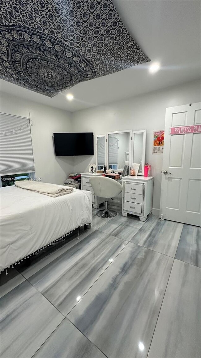 Building Photo - 13411 SW 17th Ct