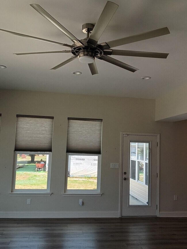 Building Photo - BRIDGEPORT