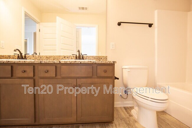 Building Photo - 9843 N Ivy Park Dr