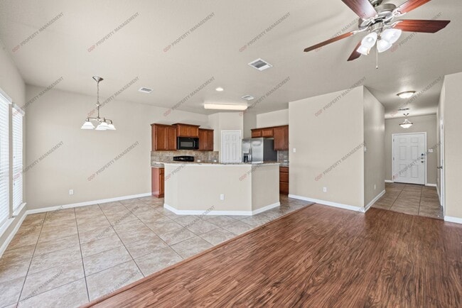 Building Photo - 8012 Redbrush