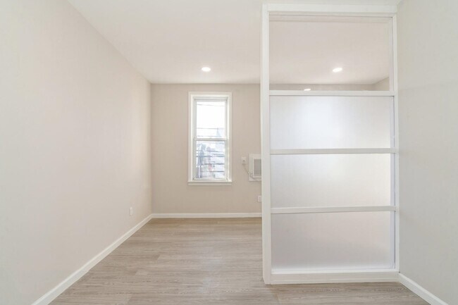 Building Photo - 40 Beacon Ave