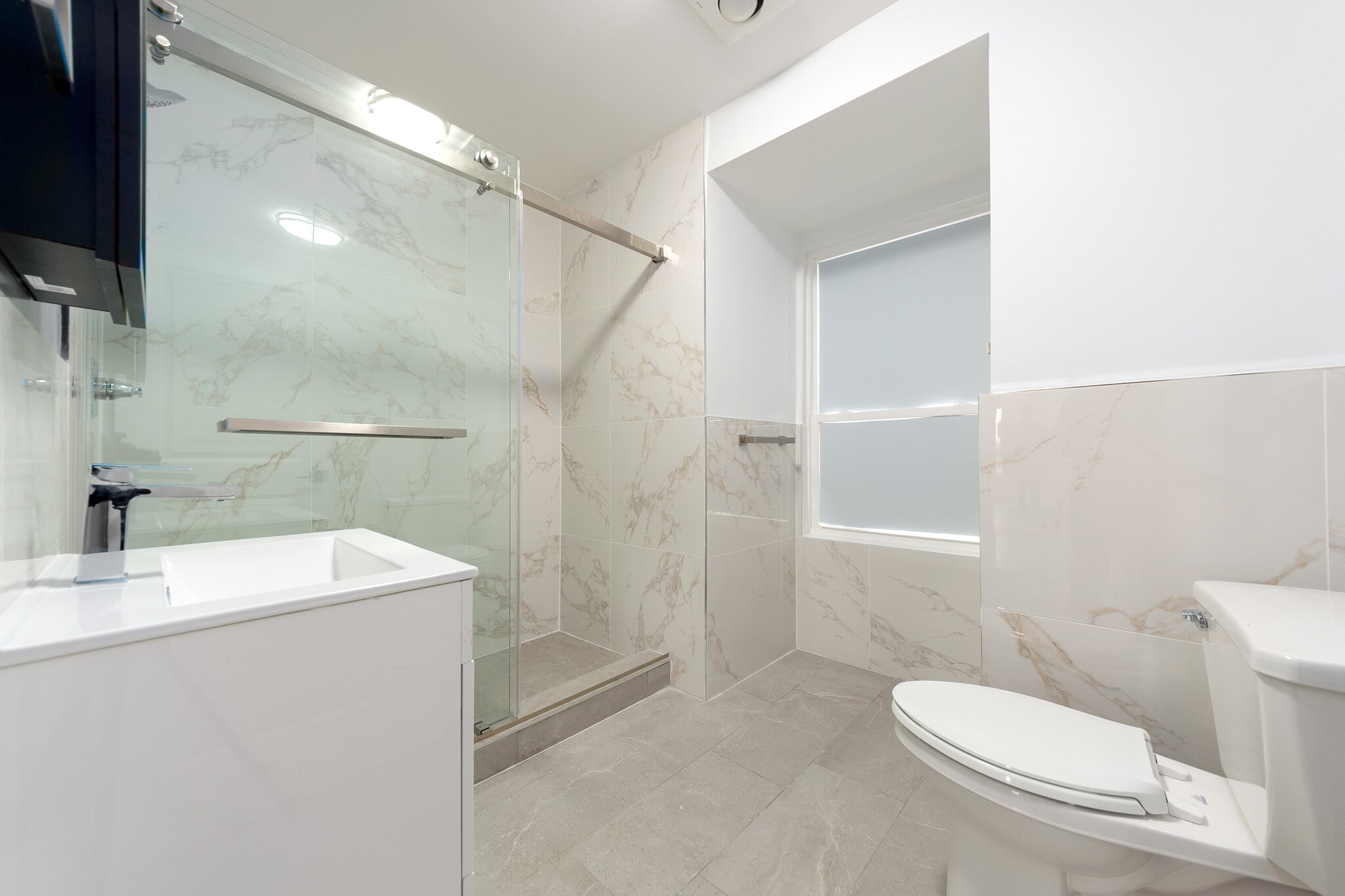 Building Photo - 222 Primrose Ave