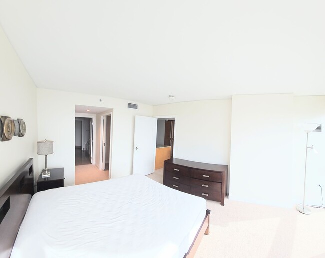 Building Photo - Koolani Kakaako Fully Furnished 2 Bedroom ...