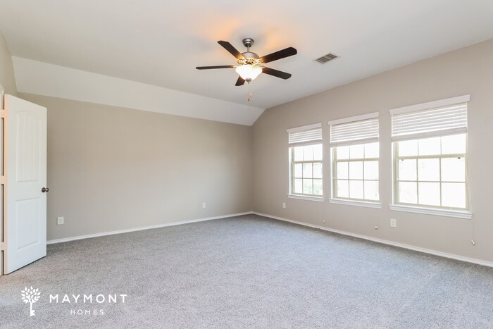 Building Photo - 23739 Via Maria Dr