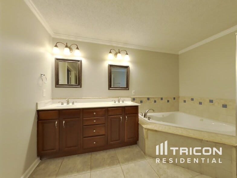Building Photo - 580 Westchester Cir SW