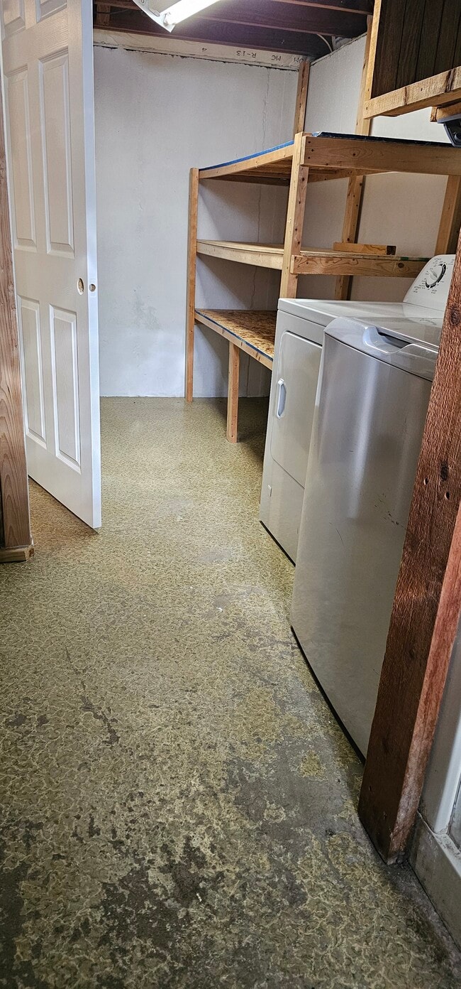 Building Photo - 7501 Walnut Ave