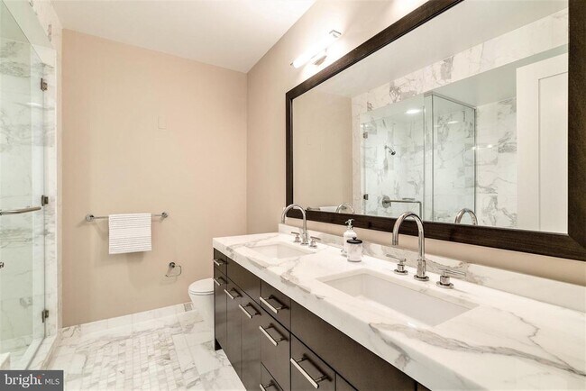 Building Photo - 1414 S Penn Square