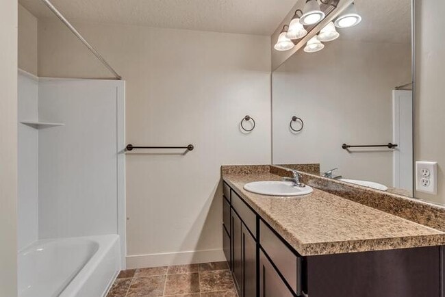 Building Photo - 423 S Spanish Trails Blvd