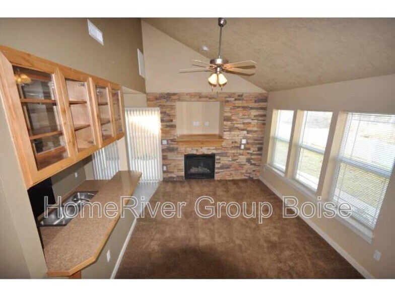 Building Photo - 9251 W Brogan Dr