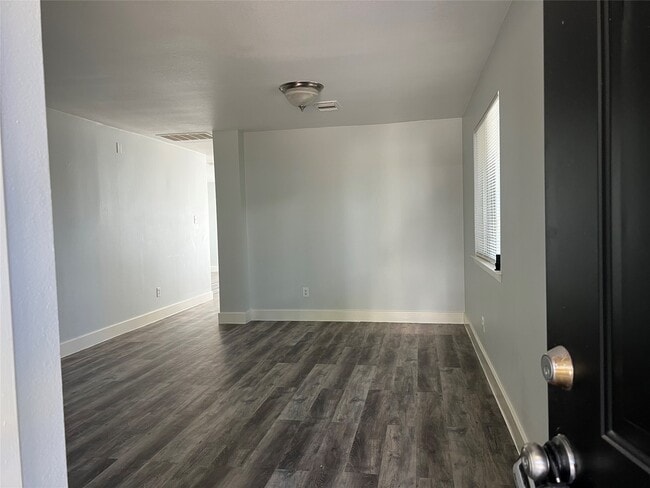 Building Photo - 11956 Chanteloup Dr