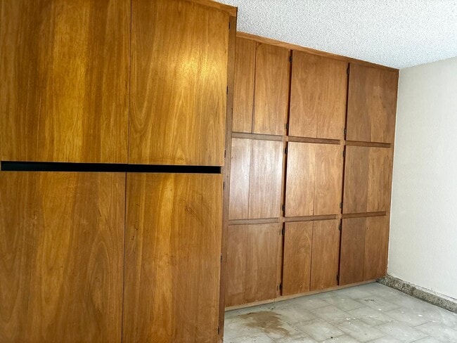 Building Photo - Amazing Lake Forest Park Home