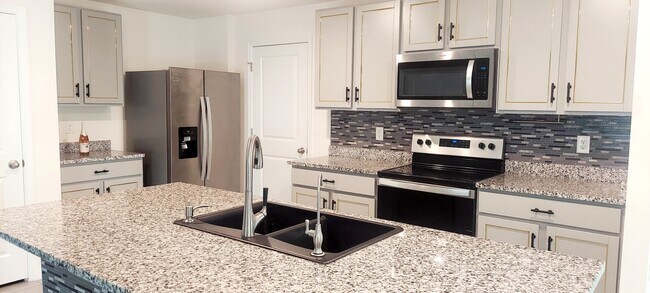 Building Photo - 35386 Spruce Knob Ct