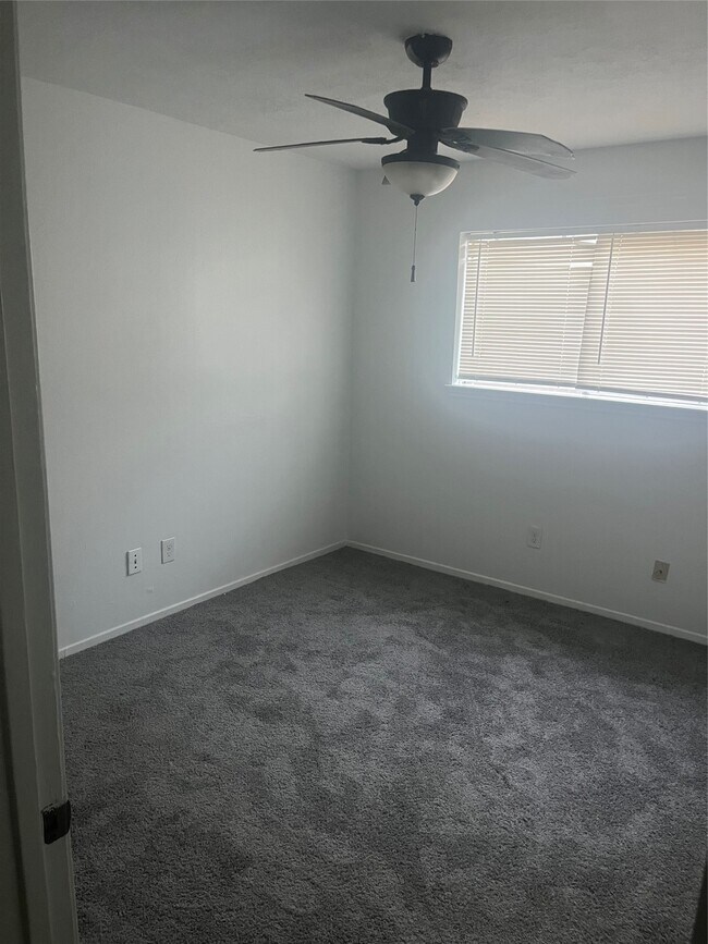 Building Photo - 7015 Maple Fox Dr