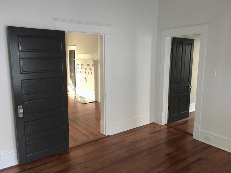 Building Photo - 2331 Englewood Ave