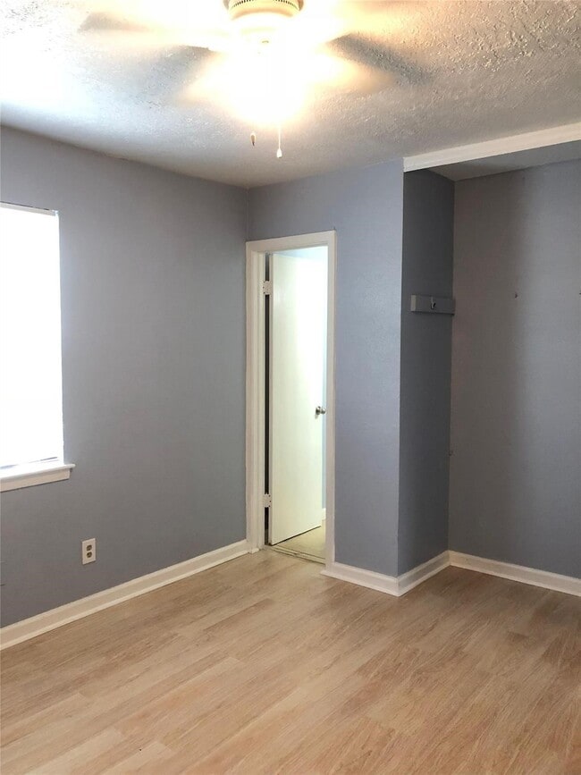 Building Photo - 9714 Galaxy St