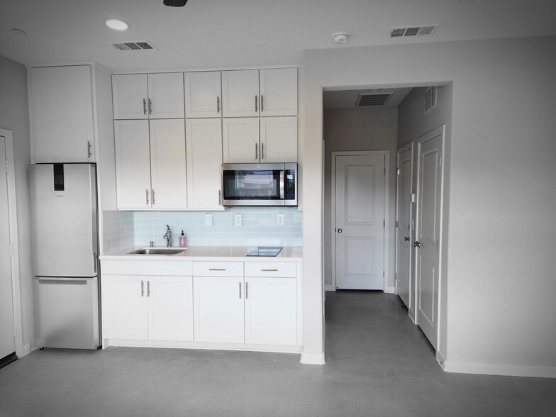 Kitchenette - 67856 Rio Vista Dr