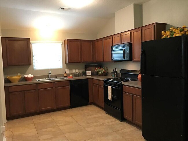 Building Photo - 805 Katydid Ct
