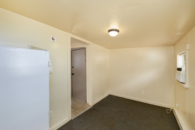 Building Photo - 1715 14th St S