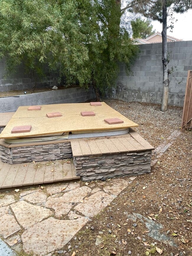 Building Photo - 3 BEDROOM SINGLE STORY HOUSE IN A CUL DE SAC