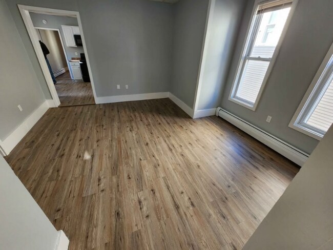 Building Photo - 538 Hall St