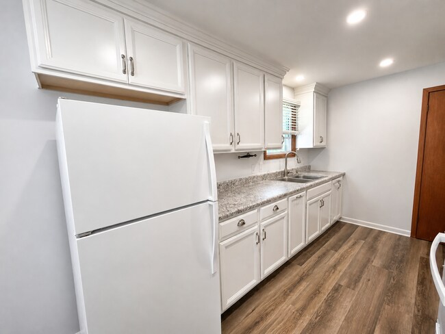 Building Photo - Charming Updated Home Near Christiansburg Shopping and Dining