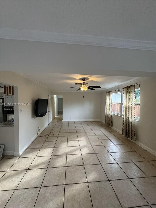 Building Photo - 4071 SW 51st St