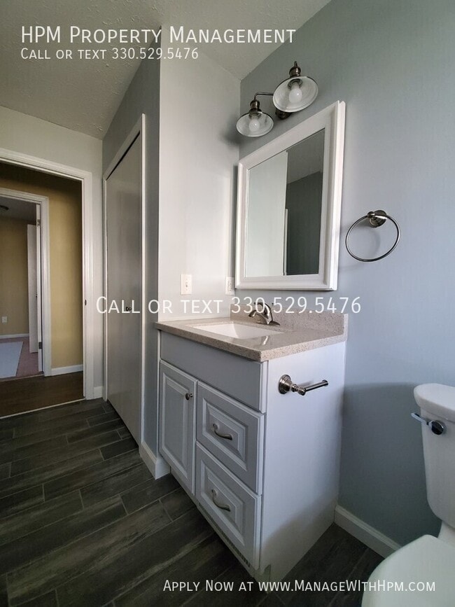 Building Photo - 2513 Zircon St NE