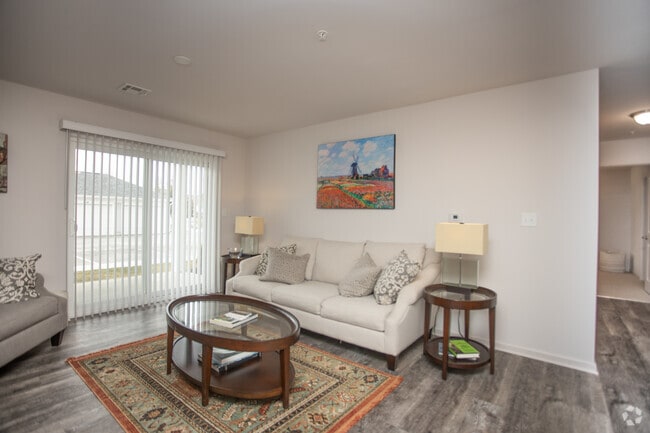 2BR, 2BA - Summit at Mill Hill