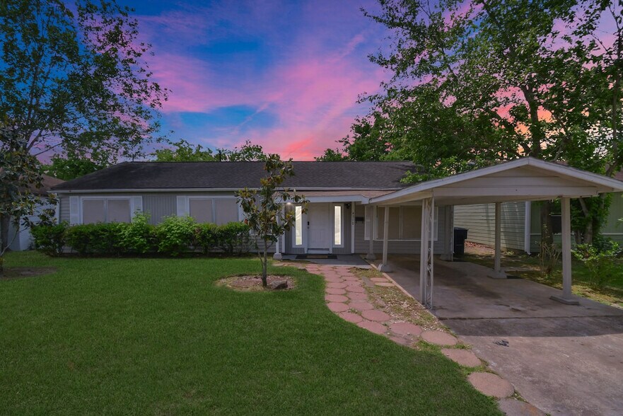 Building Photo - 4710 Paradise Ln