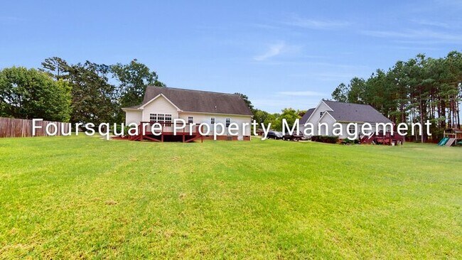 Building Photo - Ranch style Single Family Home | Half Acre...