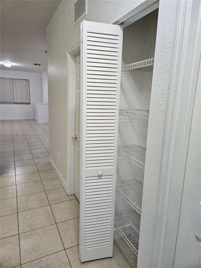 Building Photo - 44 SE Sedona Cir