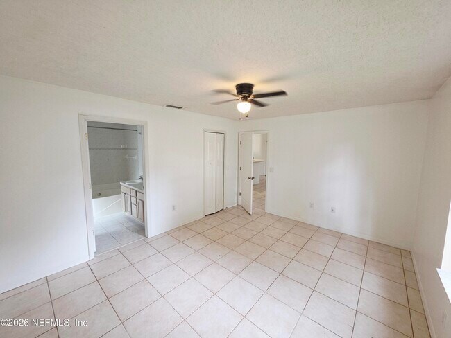 Building Photo - 38 Pebble Wood Ln