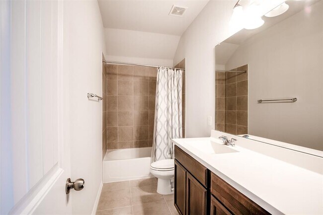 Building Photo - 2633 Steece Wy