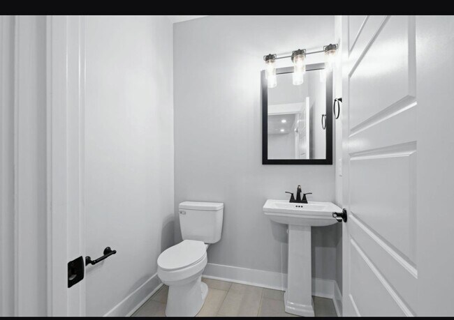 Building Photo - 955 Alton Dr