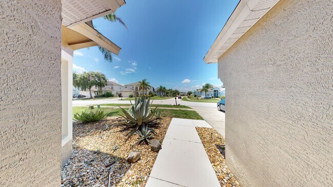 Building Photo - 4BR/ 3BA - POOL HOME    Highlands Reserve-...