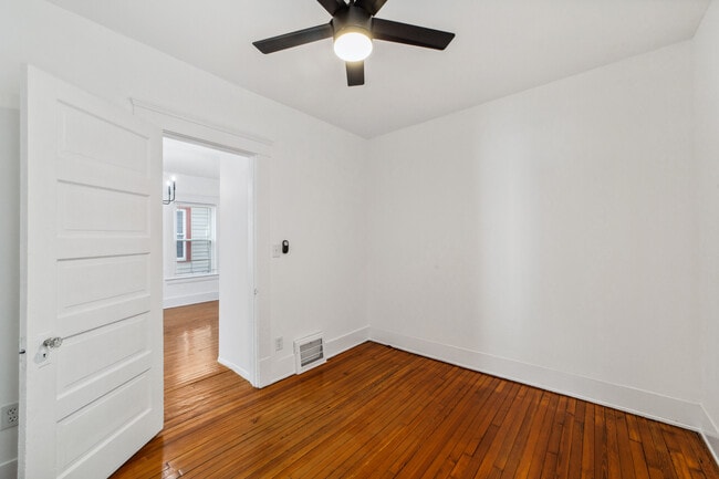 Building Photo - 1356 W 58th St