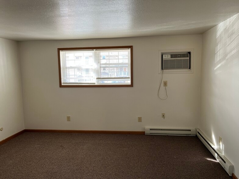 Living room - 818 Cain St